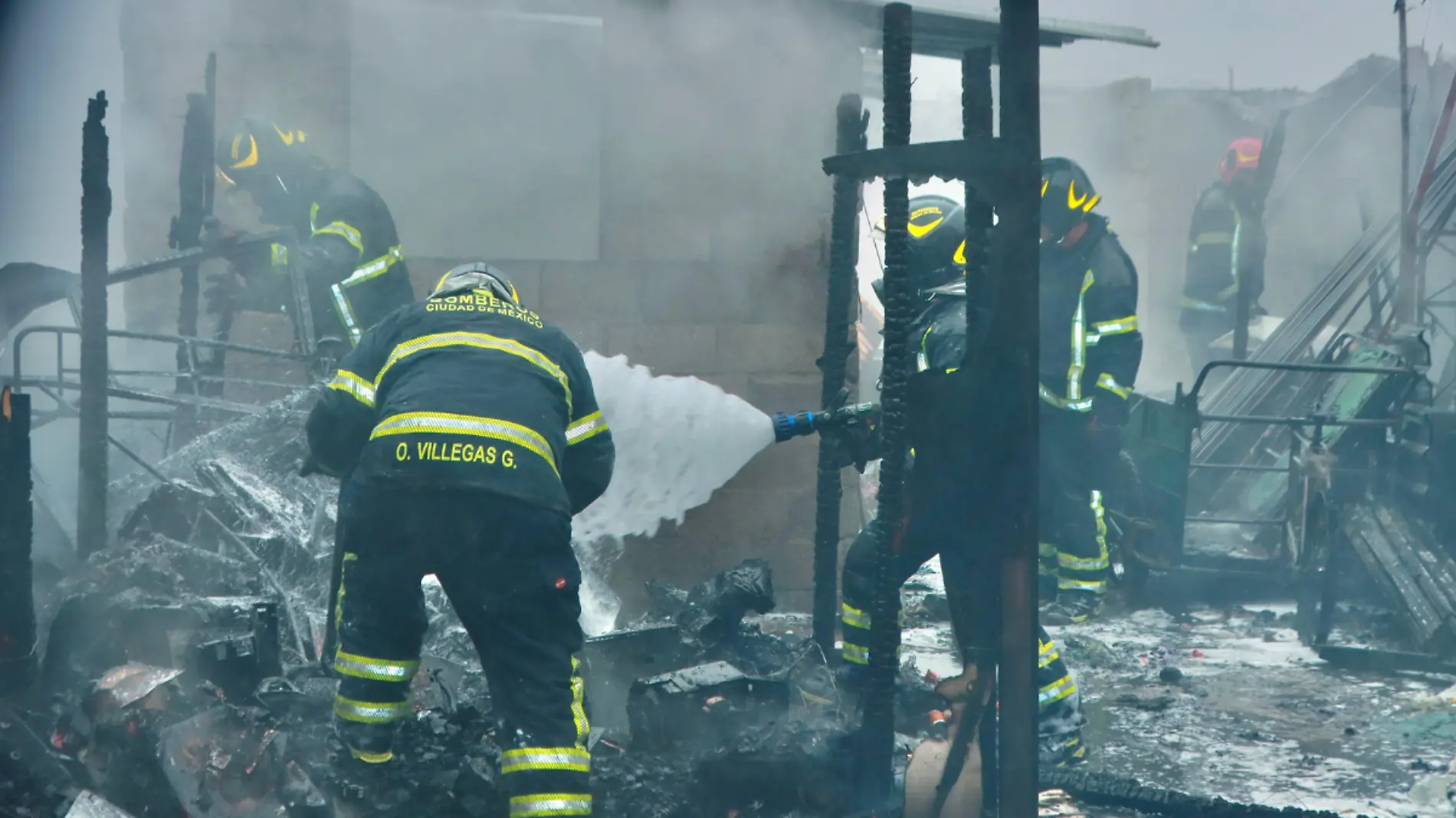 Descartan peligro en la GAM tras incendio